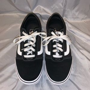 Women’s Old Skool Vans.